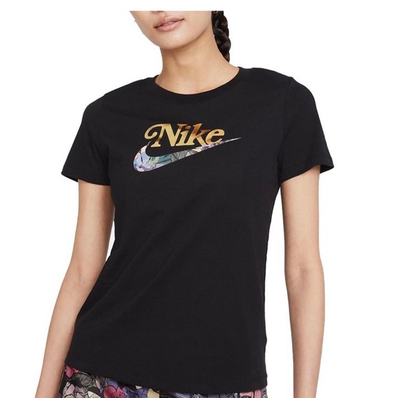 Nike tee logo Sportswear Metallic Graphic T-Shirt - Picture 1 of 5